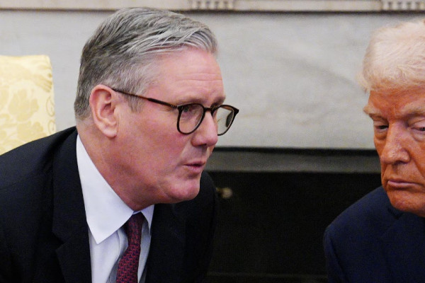 इरान युद्धमा नहोमिएको भन्दै बेलायती प्रधानमन्त्रीमाथि ट्रम्प खनिए